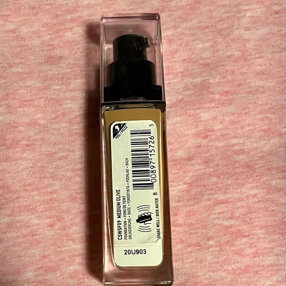 NYX Can’t Stop Won’t Stop Foundation Buff med/deep skin with neutral undertones. - Picture 2 of 2